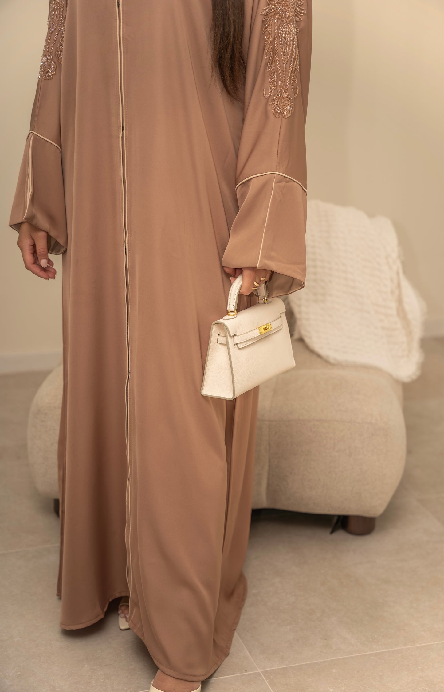 ABAYA TESNIM BEIGE ET CRÈME