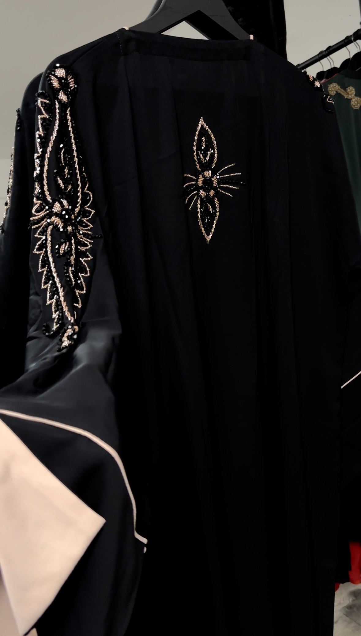 ABAYA TESNIM NOIR/BEIGE