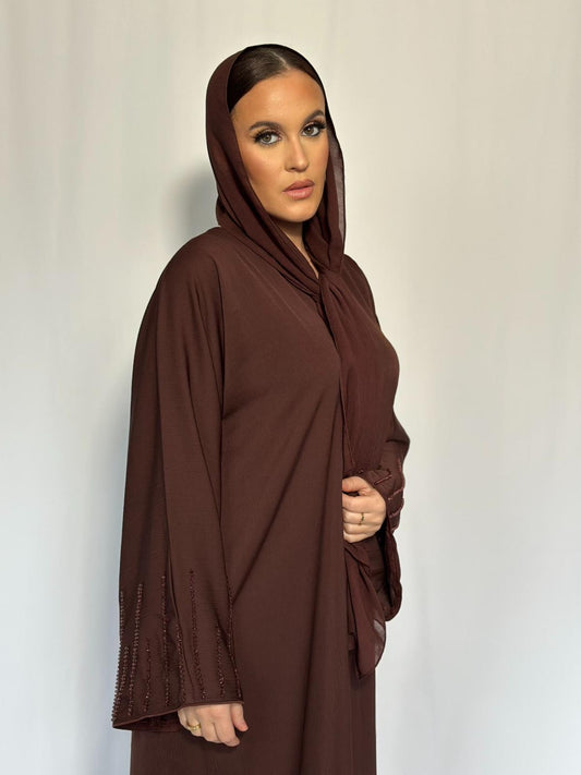 ABAYA FERMÉ ALSAHRA MARRON