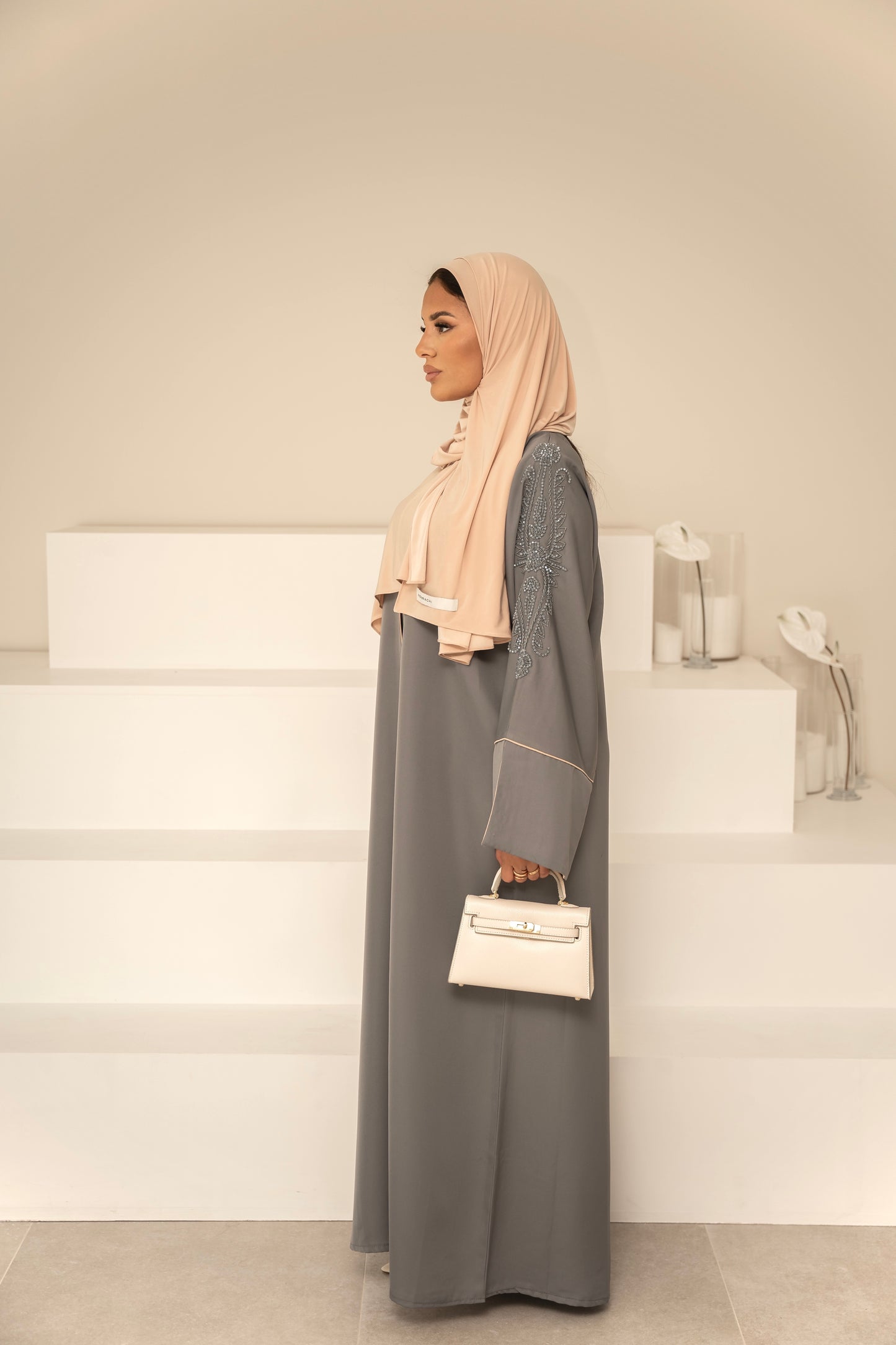 ABAYA TESNIM GRISE/BEIGE