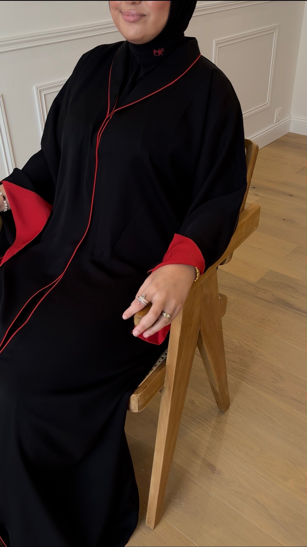 ABAYA COL ROUGE