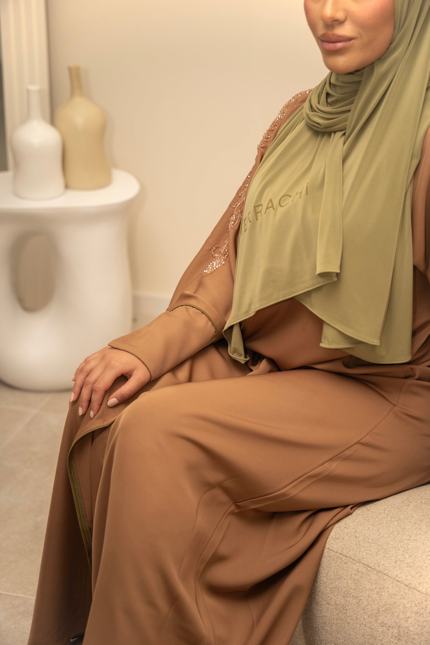 ABAYA TESNIM BEIGE ET VERT OLIVE