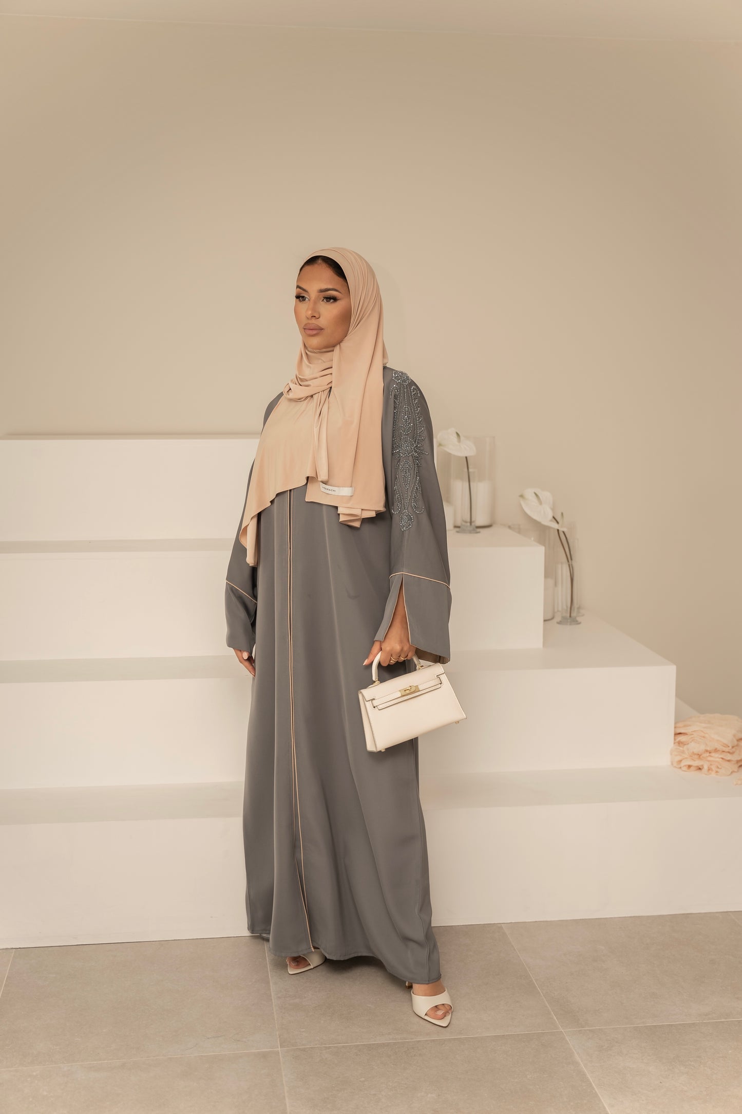 ABAYA TESNIM GRISE/BEIGE