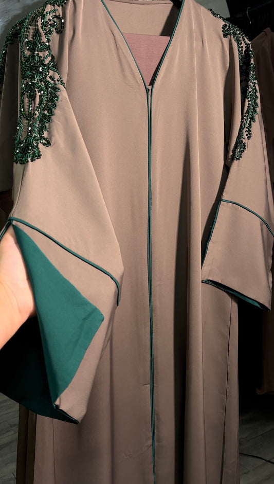 ABAYA TESNIM TAUPE ET VERTE